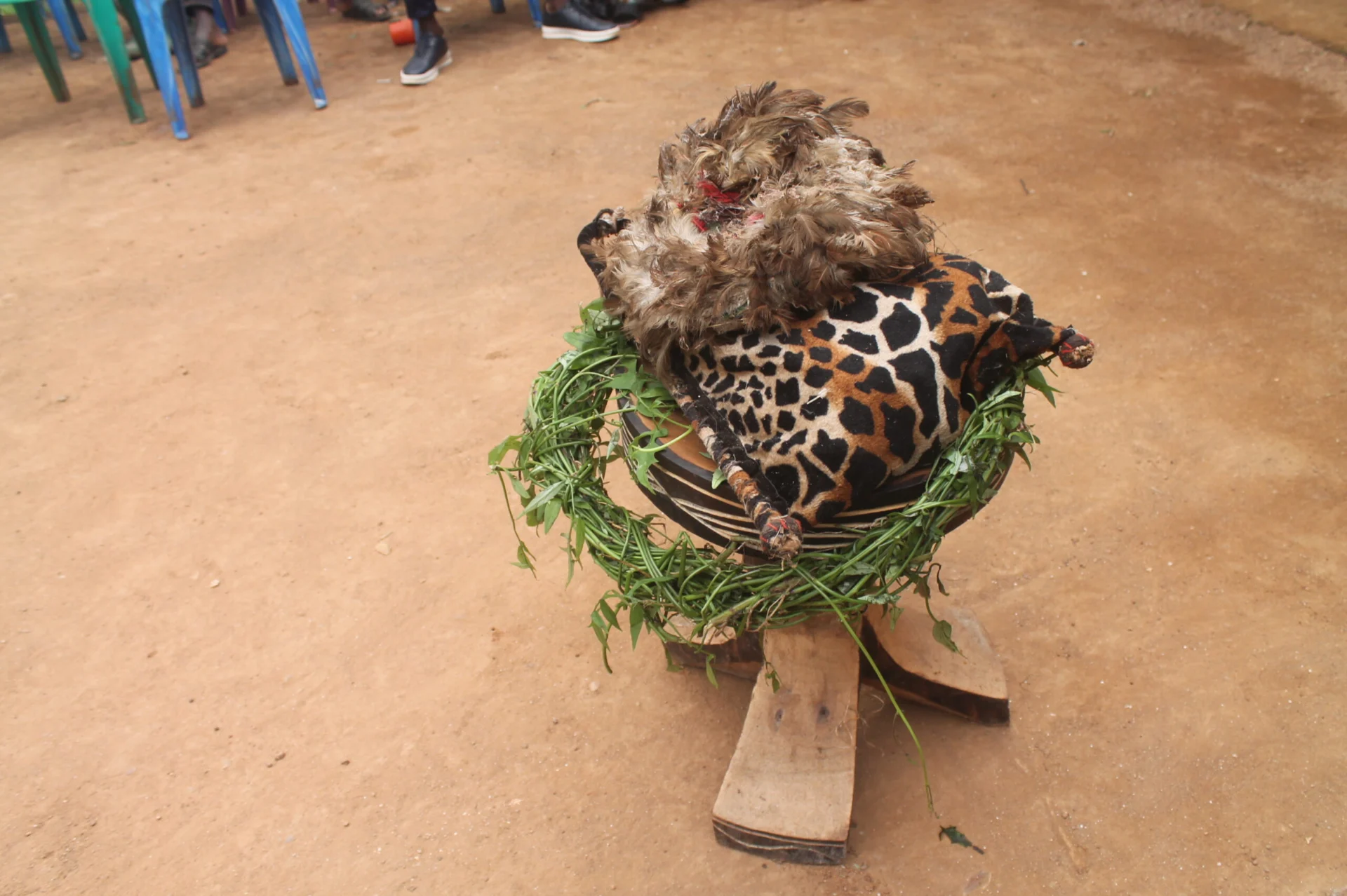 Three legs chair (Kwouo) and other items for the Nankouo ceremony