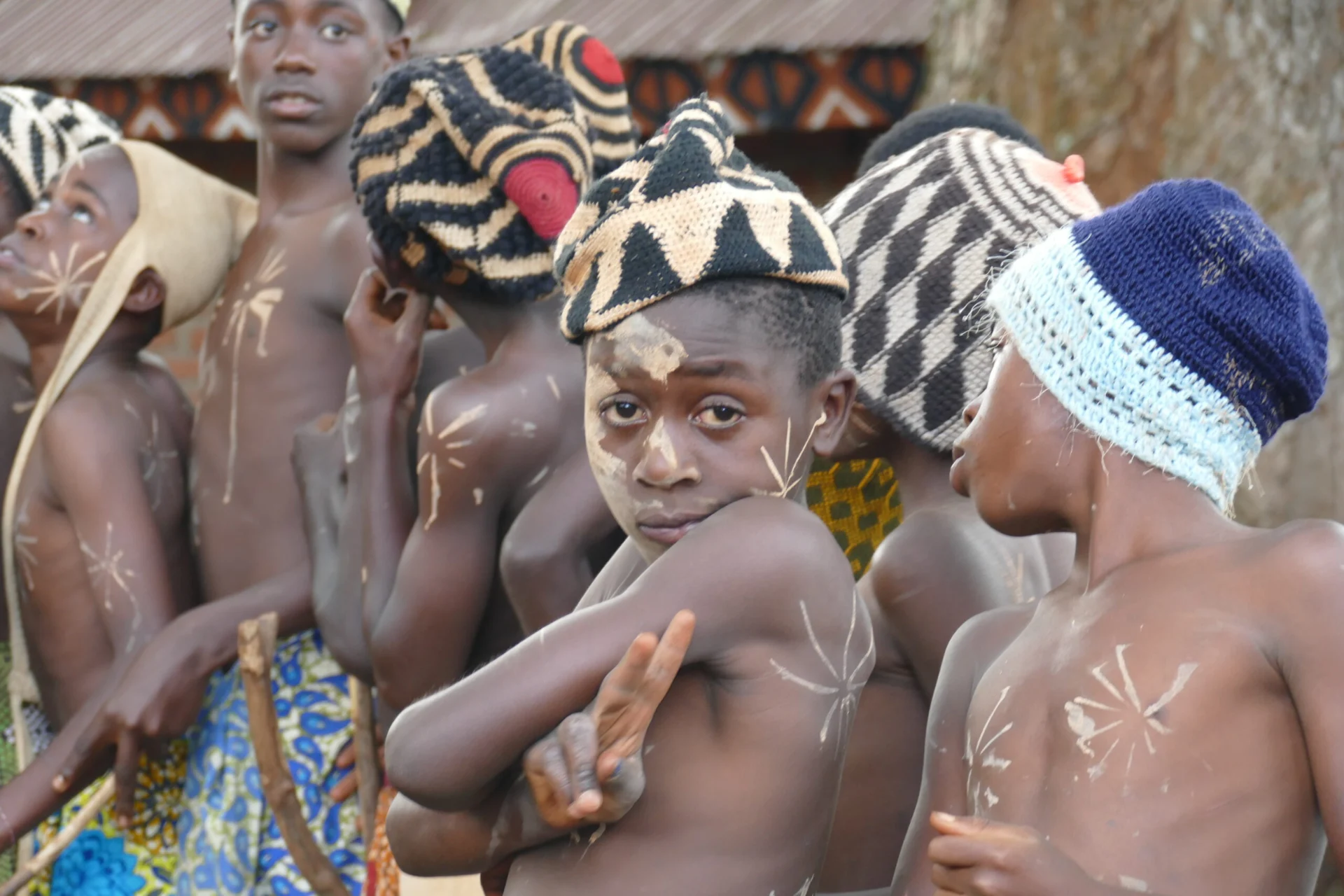 Children preparing for the Kang dance
